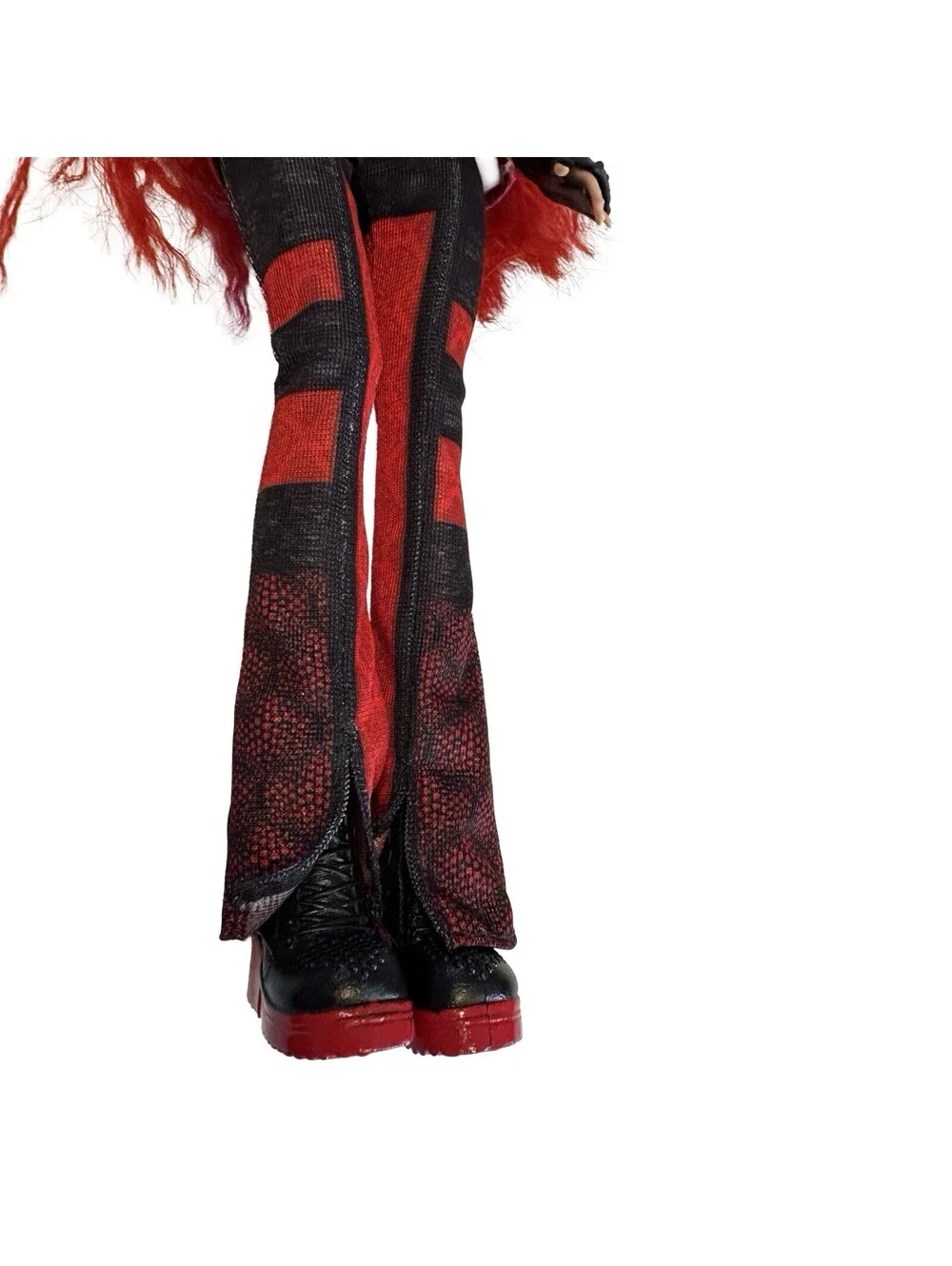 Disney Descendants Rise Of Red Dressed Doll Daughter of The Queen of Hearts